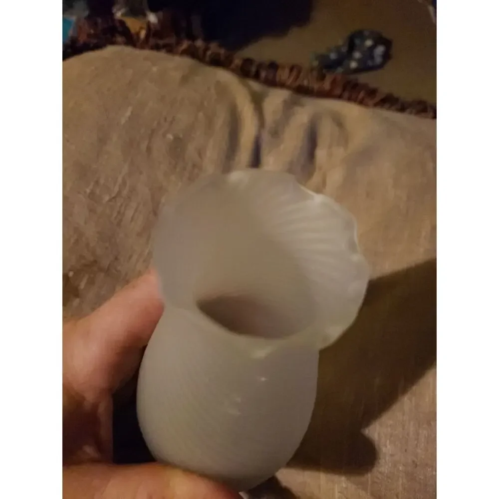 Giftcraft satin glass vase made in tiawan